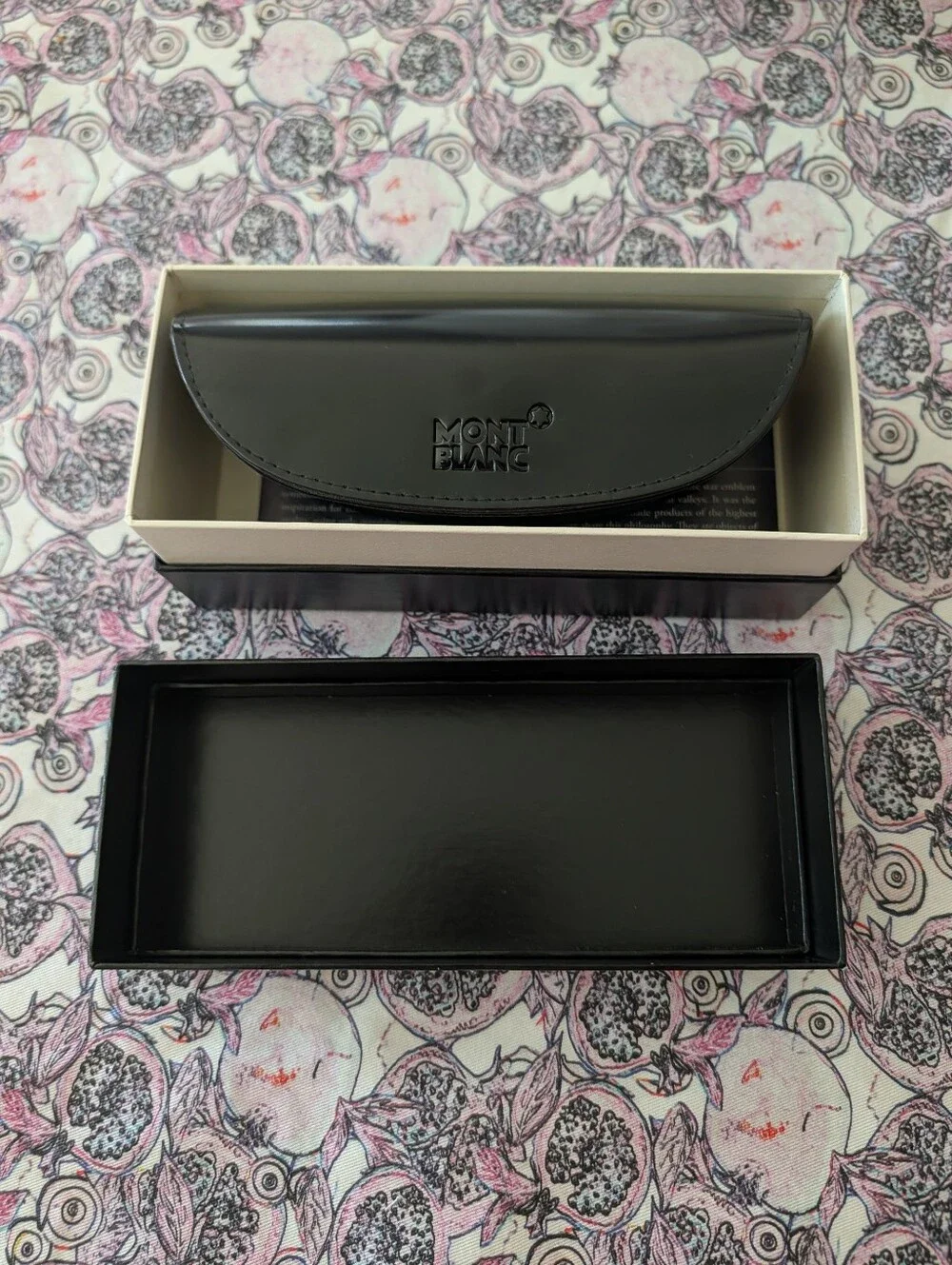 Montblanc Leather Glasses Case, Star Emblem, original white microfiber Cloth